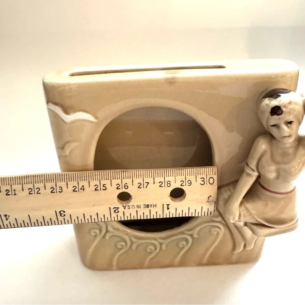 Vintage Tan Ceramic Picture Frame with Figurine Enesco 1979 beach house